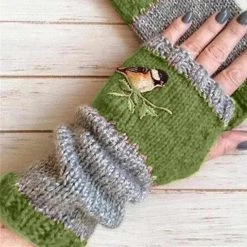 ILOVEDIY Beautyfinding Store Women's Apparels Sky Madrid Embroidery Bird Knitted Gloves
